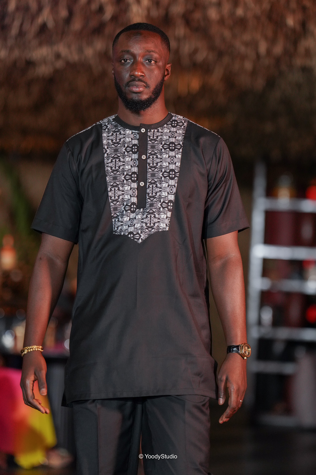 Ensemble homme noir avec Tissu Traditionnel Manjaaku